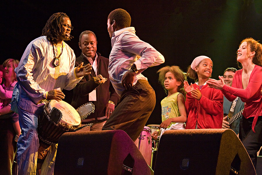 36   Public invite to dance with Angelique Kidjo 